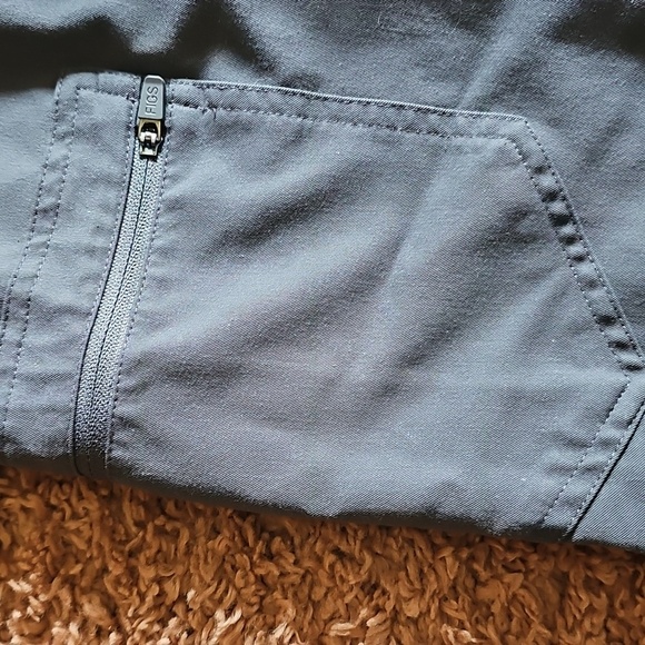 FIGS Technical Collection Scrub Pants Joggers Women’s Gray - Picture 6 of 12